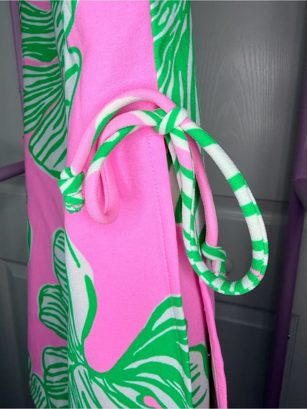 Lilly Pulitzer Donna Romper “Who Let the Fronds Out” Pink Green Print Size 10 - Picture 13 of 13